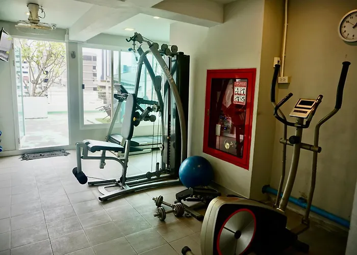 Sathon 15 Close To Bts Skytrain St Louis & Surasak Apartamento